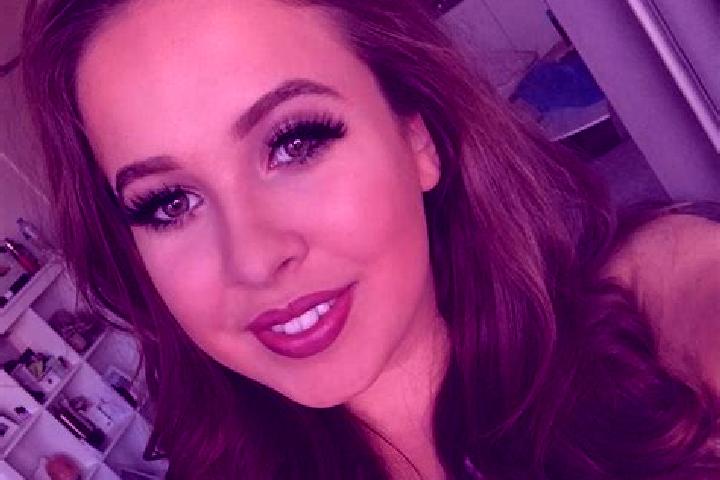 Hannah, 29, a black brown-eyed european companion based in Praz-sur-Arly. Offering CIM, Striptease, BDSM, Deep French Kissing. Available for incall and outca...