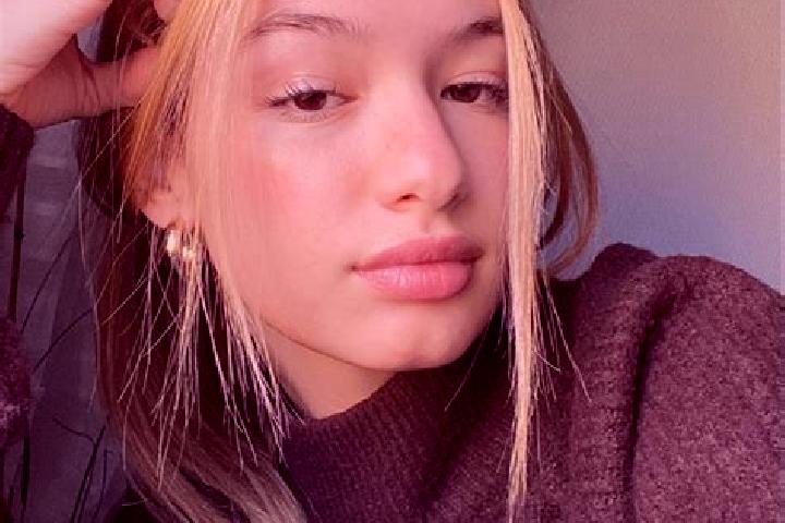 Hannah, 29, a blonde brown-eyed mediterranean companion based in Le Quesnoy. Offering Domination, CIM, Party Girl, Striptease. Available for incall and outca...
