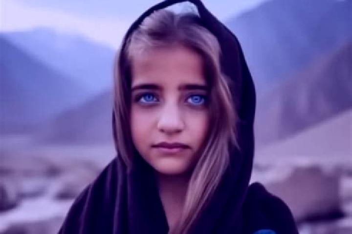 Hannah, 29, a chestnut blue-eyed middle eastern companion based in Kattupputtur. Offering Overnight, Fetish, Erotic Massage. Available for incall and outcall...