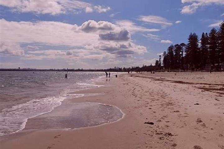 Hannah, 29 — Escort in North Brighton, Australia