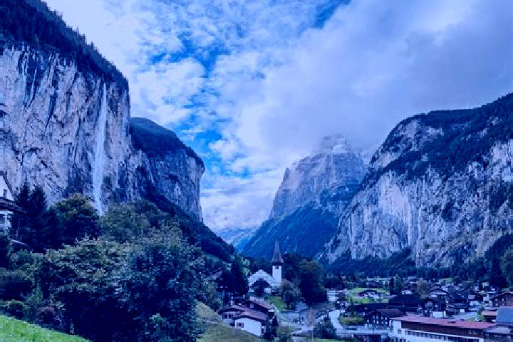 Hannah, 29 — Escort in Seen (Kreis 3) / Bueelwiesen, Switzerland