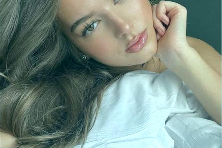 Hannah, 30, a brunette hazel-eyed latina companion based in Biesme-sous-Thuin. Offering Dinner Date, Travel Companion, Overnight. Available for incall and ou...