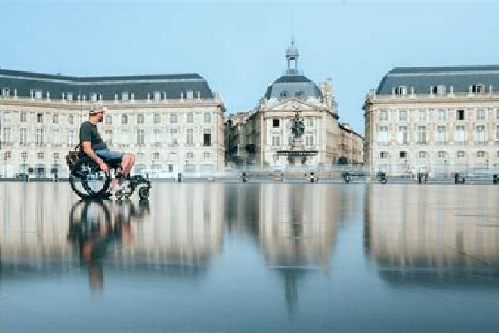 Hannah, 30 — Escort in Chepniers, France