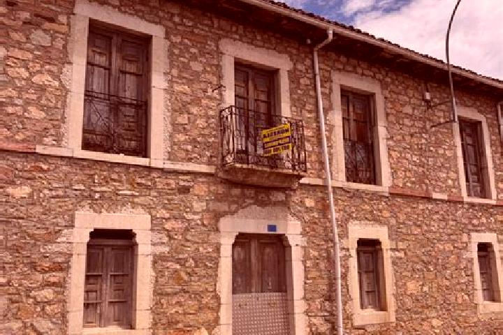 Hannah, 30 — Escort in Cremenes, Spain
