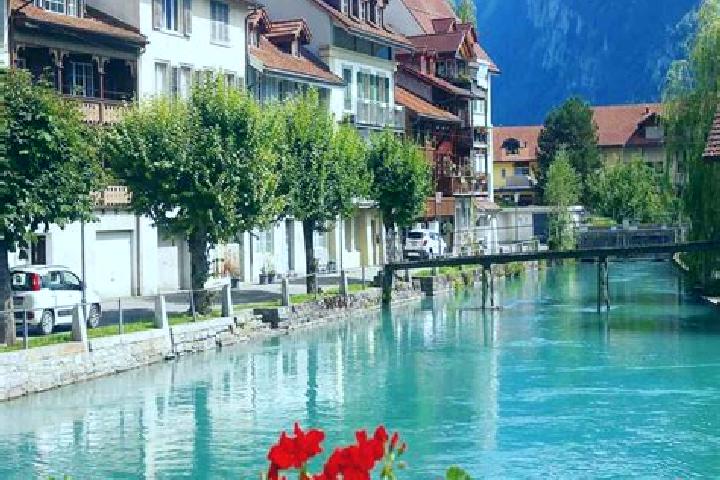 Hannah, 30 — Escort in Hagglingen, Switzerland