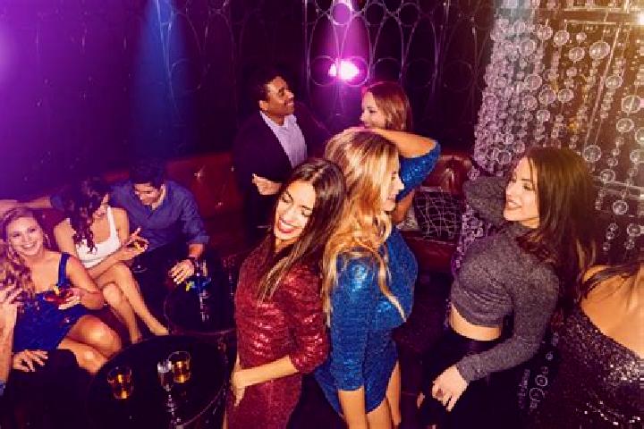 Hannah, 31, a auburn hazel-eyed latina companion based in Bar-sur-Aube. Offering Striptease, Couples, Duos, A-Level. Available for incall and outcall, day an...