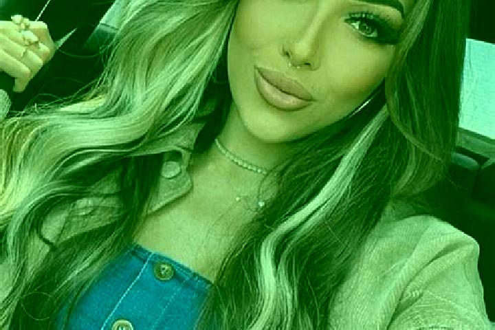 Hannah, 31, a dark blonde brown-eyed middle eastern companion based in Caranaiba. Offering 69, Couples, Domination, Deep French Kissing. Available for incall...