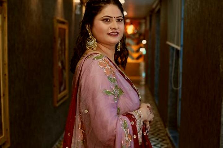 Hannah, 31 — Escort in Tanda, India