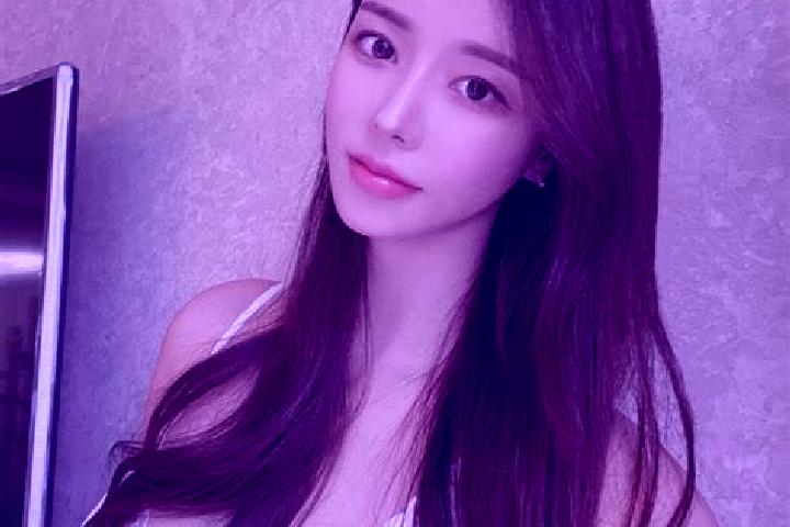 Hannah, 31 — Escort in Zhangjiachang, China