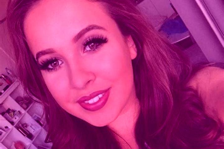 Hannah, 32, a auburn grey-eyed middle eastern companion based in Parsons. Offering Fetish, Girlfriend Experience, Erotic Massage. Available for incall and ou...