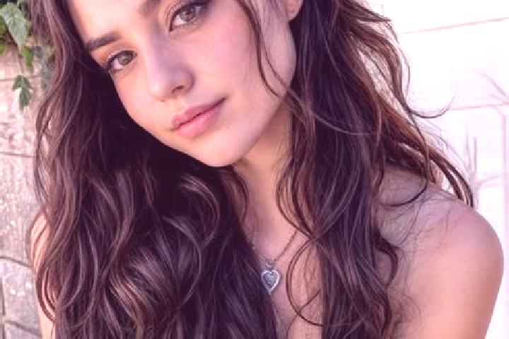 Hannah, 32, a brunette hazel-eyed middle eastern companion based in Narlidere. Offering Girlfriend Experience, 69, Striptease, Dinner Date, Duos. Available f...