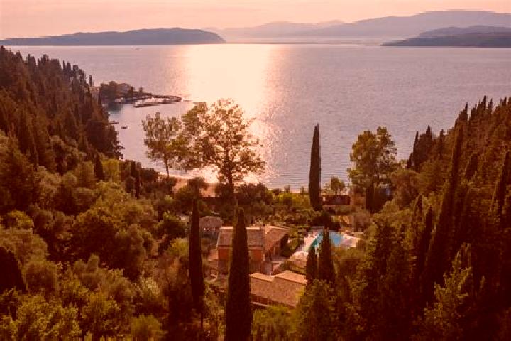 Hannah, 32 — Escort in Kouloura, Greece