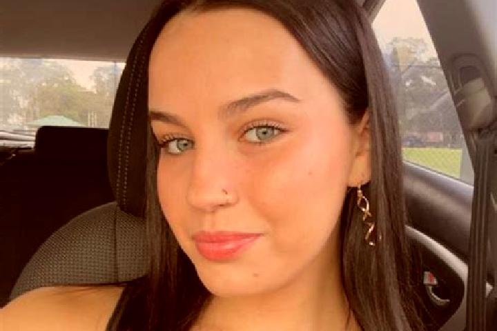 Hannah, 32 — Escort in Saint Helen s Park, Canada