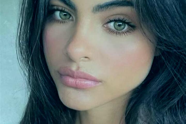 Hannah, 33, a brunette green-eyed european companion based in Josse. Offering Erotic Massage, Fetish, Domination. Available for incall and outcall, day and e...