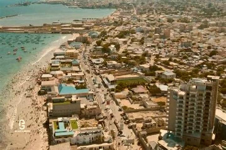 Hannah, 33 — Escort in Cadale, Somalia