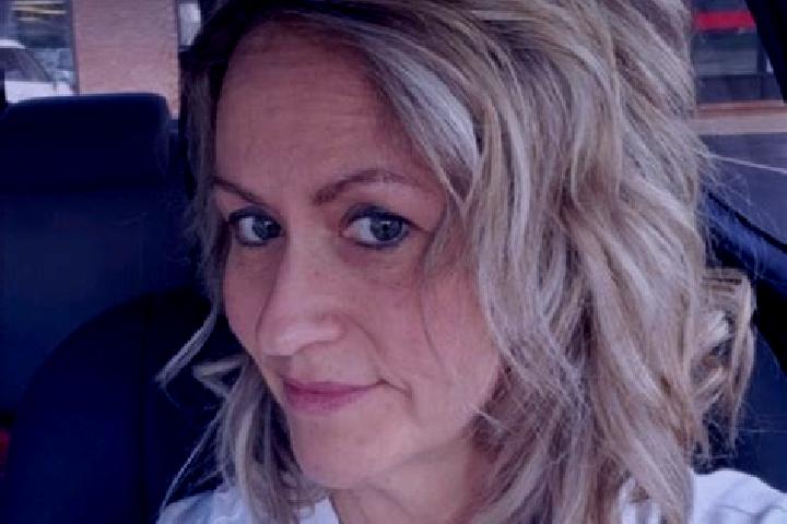 Hannah, 33 — Escort in Carmi, United States
