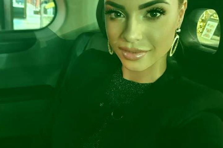 Hannah, 34, a black grey-eyed caribbean companion based in Lonato. Offering A-Level, BDSM, Dinner Date. Available for incall and outcall, day and evening dates.