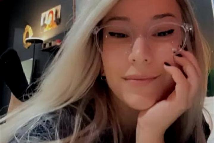 Hannah, 34, a blonde grey-eyed caucasian companion based in Cuzaplac. Offering Domination, Overnight, A-Level, Erotic Massage. Available for incall and outca...