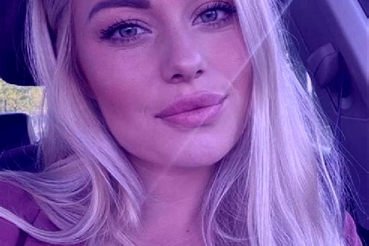 Hannah, 34, a blonde hazel-eyed caucasian companion based in Dodesti. Offering Travel Companion, Massage, Roleplay. Available for incall and outcall, overnig...