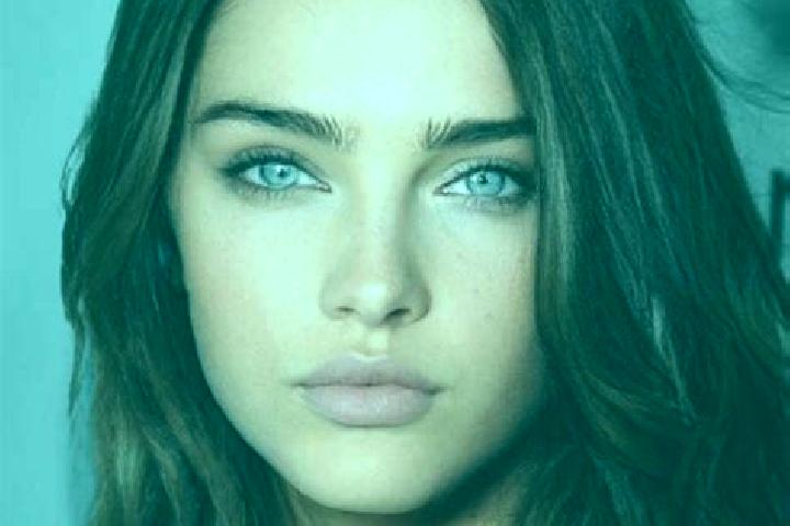 Hannah, 34, a brunette amber-eyed middle eastern companion based in La Cristalina. Offering 69, Party Girl, A-Level, Striptease. Available for incall and out...