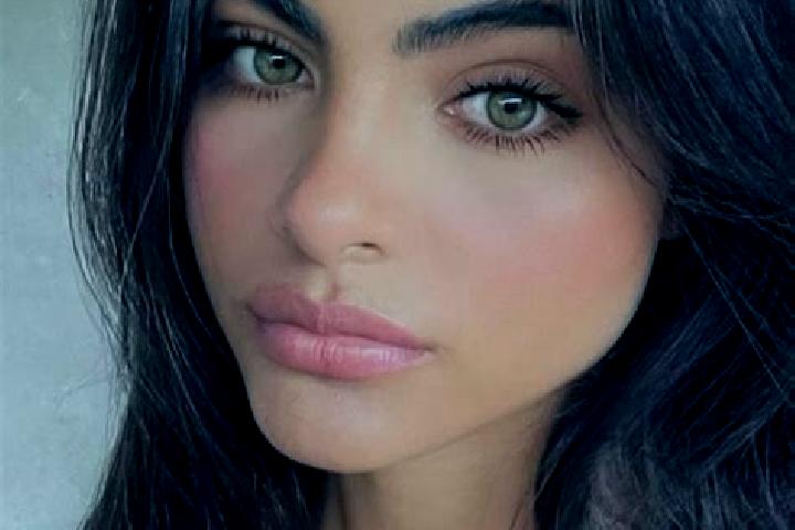 Hannah, 34, a brunette dark-eyed middle eastern companion based in Plumelin. Offering 69, Girlfriend Experience, Duos, GFE. Available for incall and outcall,...