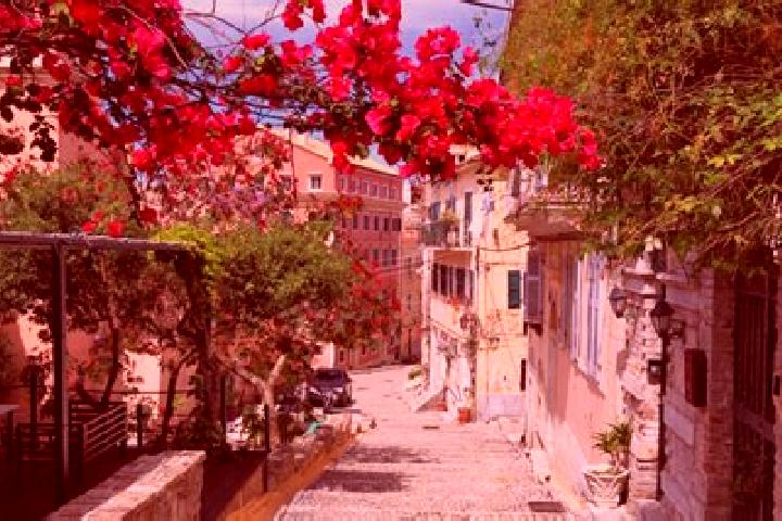 Hannah, 34 — Escort in Kontokali, Greece