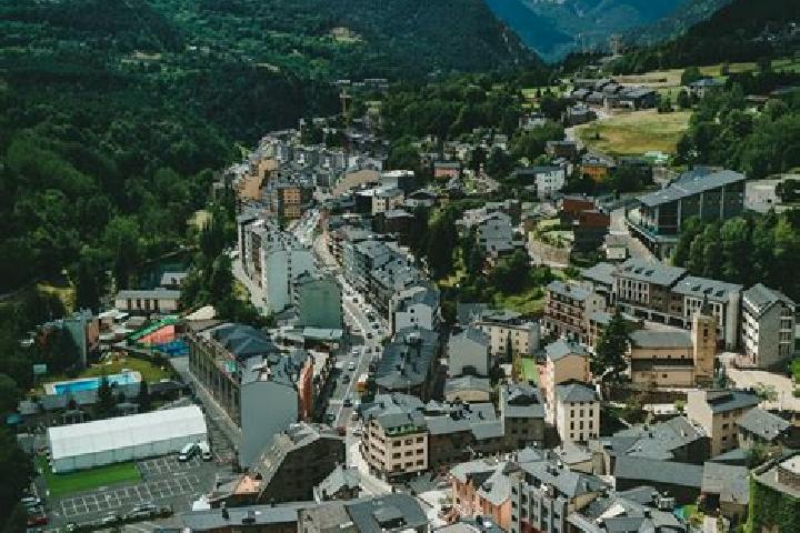 Hannah, 34 — Escort in la Massana, Andorra
