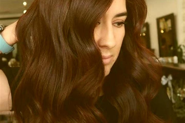 Hannah, 35, a auburn dark-eyed mediterranean companion based in South Range. Offering Party Girl, GFE, Domination, Dinner Date, Roleplay. Available for incal...