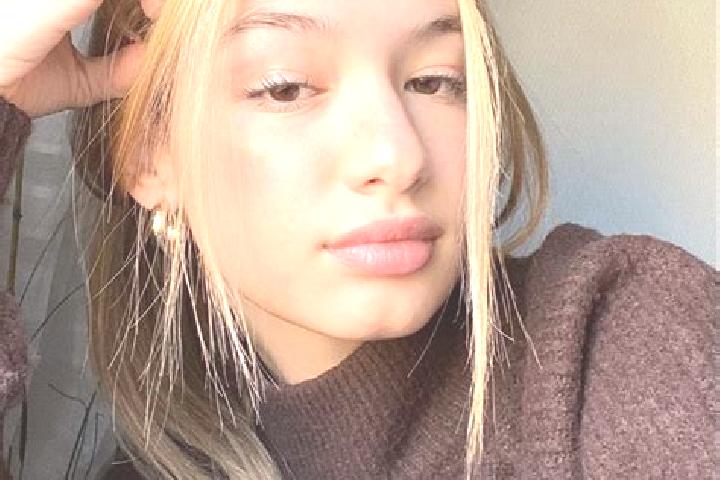 Hannah, 35, a blonde brown-eyed caucasian companion based in Diosod. Offering 69, Girlfriend Experience, Tantra. Available for incall and outcall, day and ev...