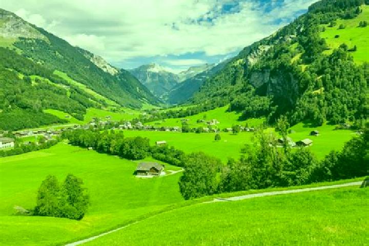 Hannah, 35 — Escort in Elm, Switzerland