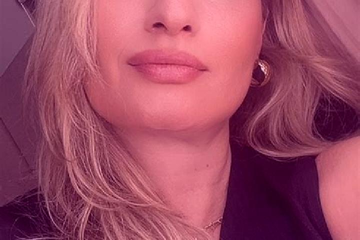 Hannah, 35 — Escort in Orignolles, France