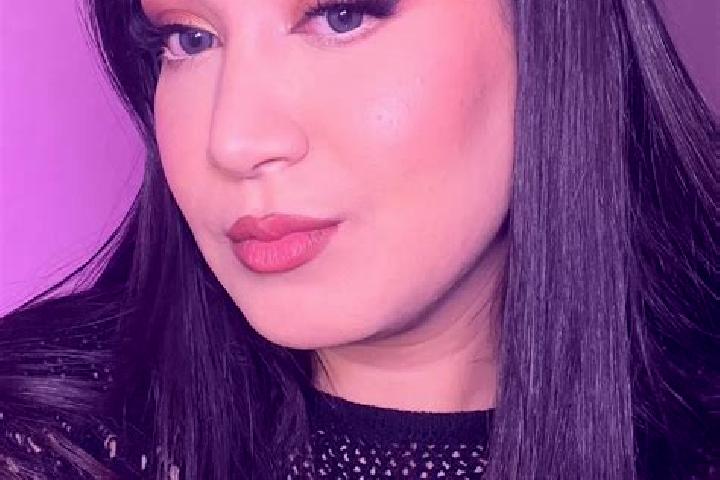 Hannah, 35 — Escort in Sarras, France
