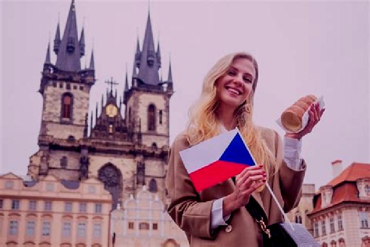 Hannah, 36 — Escort in Msec, Czech Republic