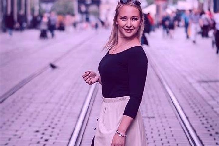 Hannah, 36 — Escort in Ostopovice, Czech Republic