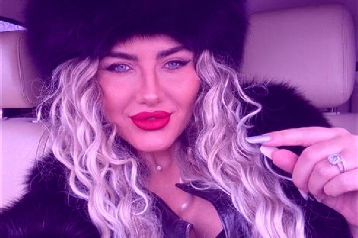 Hannah, 36 — Escort in Urechesti, Romania