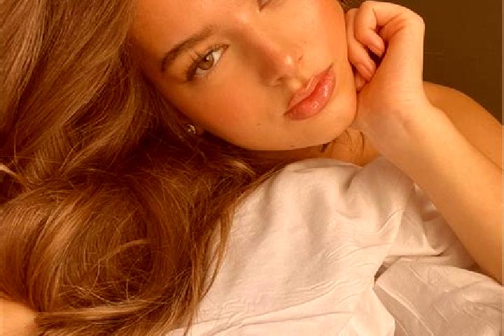 Hannah, 37, a chestnut hazel-eyed european companion based in Edsbyn. Offering Massage, Overnight, Couples. Available for incall and outcall, day and evening...