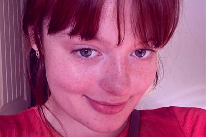 Hannah, 37, a red green-eyed caucasian companion based in Habeni. Offering Overnight, A-Level, Fetish, Duos. Available for incall and outcall, day and evenin...