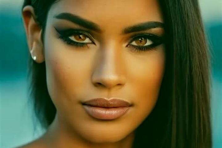 Hannah, 37, a red grey-eyed latina companion based in Neutla. Offering CIM, A-Level, Massage, Overnight. Available for incall and outcall, day and evening da...