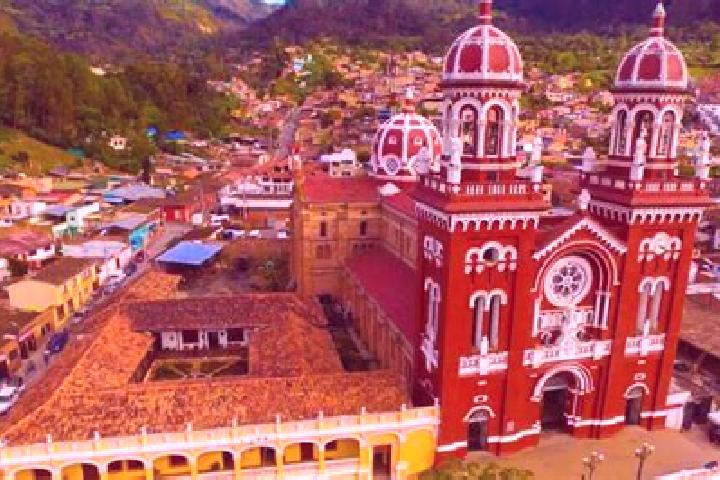 Hannah, 37 — Escort in Fomeque, Colombia