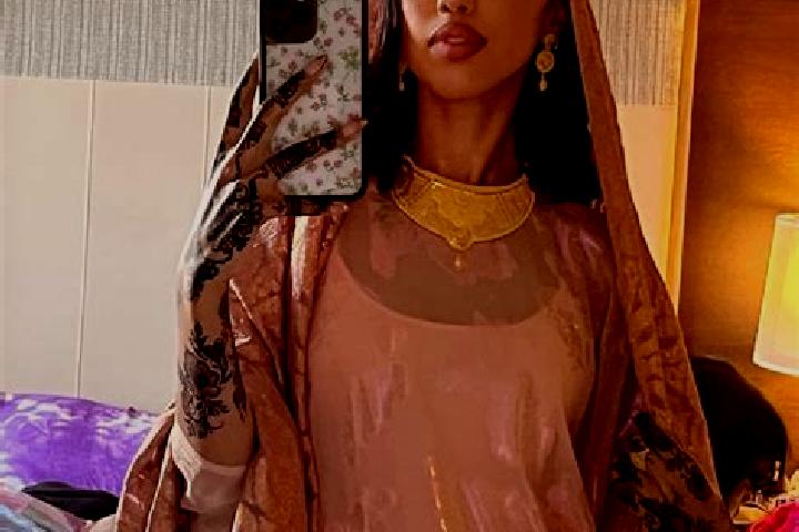 Hannah, 37 — Escort in Kaki, Iran