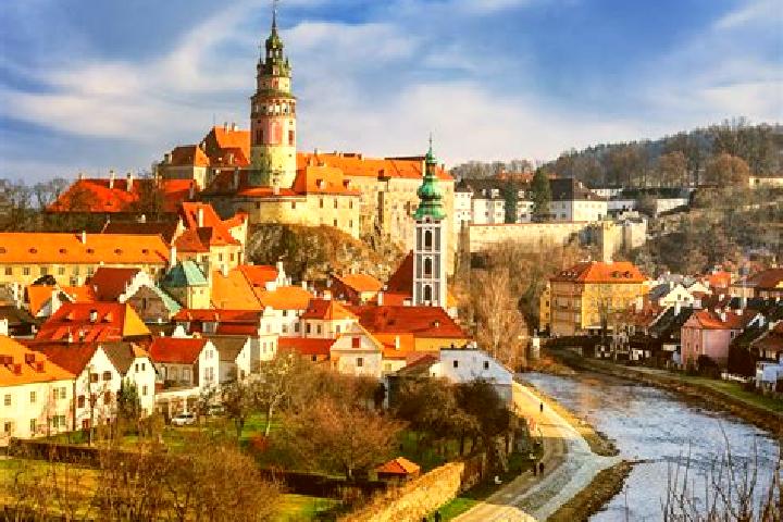 Hannah, 37 — Escort in Nivnice, Czech Republic