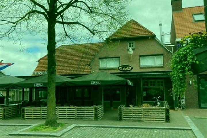 Hannah, 37 — Escort in Venhorst, Netherlands