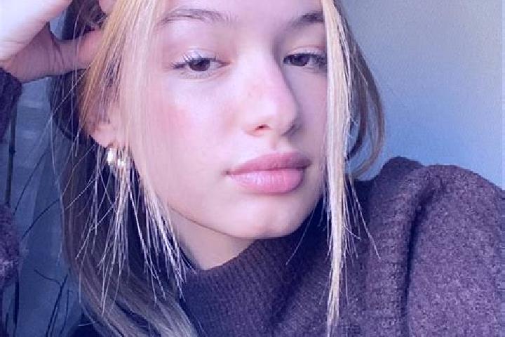 Hannah, 38, a blonde brown-eyed middle eastern companion based in Tanske. Offering Erotic Massage, Party Girl, 69. Available for incall and outcall, day and ...