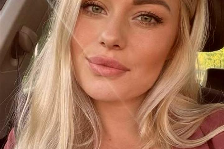 Hannah, 38, a blonde hazel-eyed ebony companion based in Bad Griesbach. Offering Striptease, Couples, Domination. Available for incall and outcall, day and e...