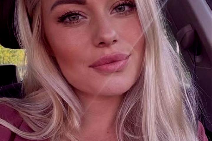 Hannah, 38, a blonde hazel-eyed european companion based in Berestovskyi. Offering Domination, Striptease, Travel Companion, A-Level, Party Girl. Available f...