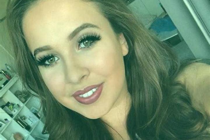 Hannah, 38, a red dark-eyed latina companion based in Santa Cruz de Nogueras. Offering Striptease, GFE, Roleplay, Deep French Kissing. Available for incall a...
