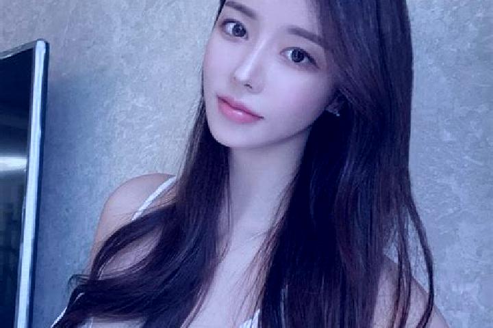 Hannah, 38 — Escort in Heitai, China