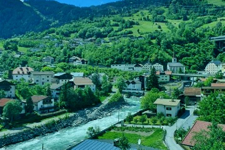 Hannah, 38 — Escort in Pians, Austria