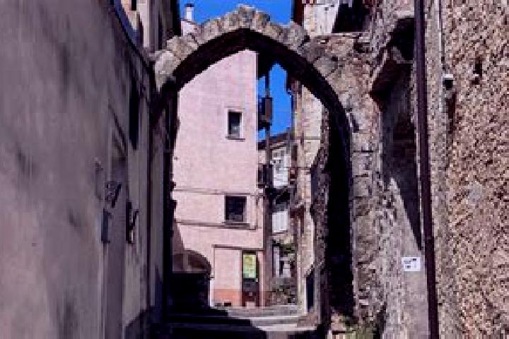 Hannah, 38 — Escort in San Giovanni in Croce, Italy