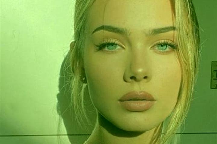 Hannah, 39, a chestnut blue-eyed european companion based in Sydney Forks. Offering GFE, Duos, Erotic Massage, Party Girl, Dinner Date. Available for incall ...